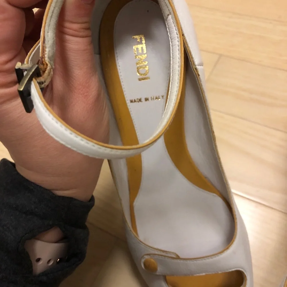 Vintage white and mustard yellow Fendi wedges - Picture 3 of 5